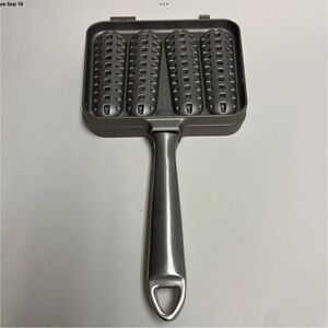 Williams Sonoma Nordic Ware  Waffle maker shaped like corn